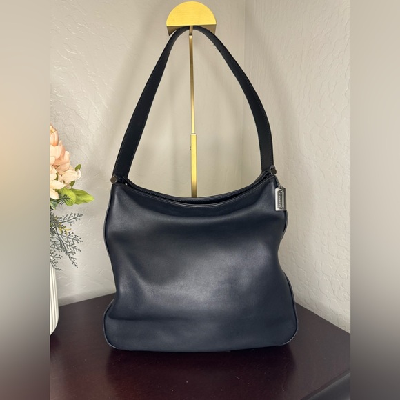 Coach Handbags - Vintage Coach Whitney hobo